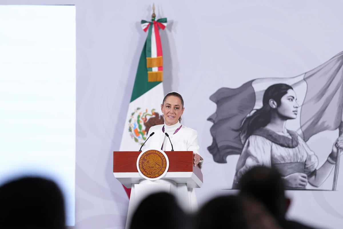Cuauhtémoc, Ciudad de México. 22 de diciembre 2025. La presidenta constitucional de los Estados Unidos Mexicanos, la Doctora Claudia Sheinbaum Pardo en conferencia de prensa matutina en el salón de la Tesorería de Palacio Nacional. La acompañan: Iván Escalante, Procurador Federal del Consumidor (Profeco) y Alfonso Suárez del Real, asesor político de la Coordinación de Comunicación Social. Enlace con Efraín Morales López, Director General de la Comisión Nacional del Agua (CONAGUA). Foto: Hazel Cárdenas/Presidencia