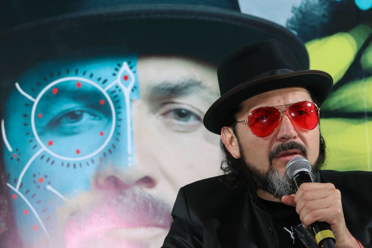 Quiero morir a los 90 años arriba de un escenario: Reyli Barba