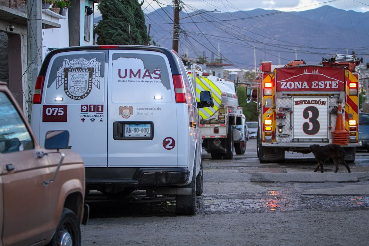 El siniestro ocurrió en una casa ubicada sobre la calle Calzada Zacatecas, en la delegación Florido-Mariano, no se reportaron personas lesionadas. Foto: Cortesía / Border Zoom
