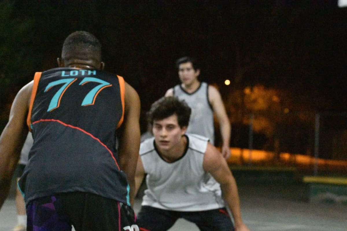 Lows sigue dominando en la UABC