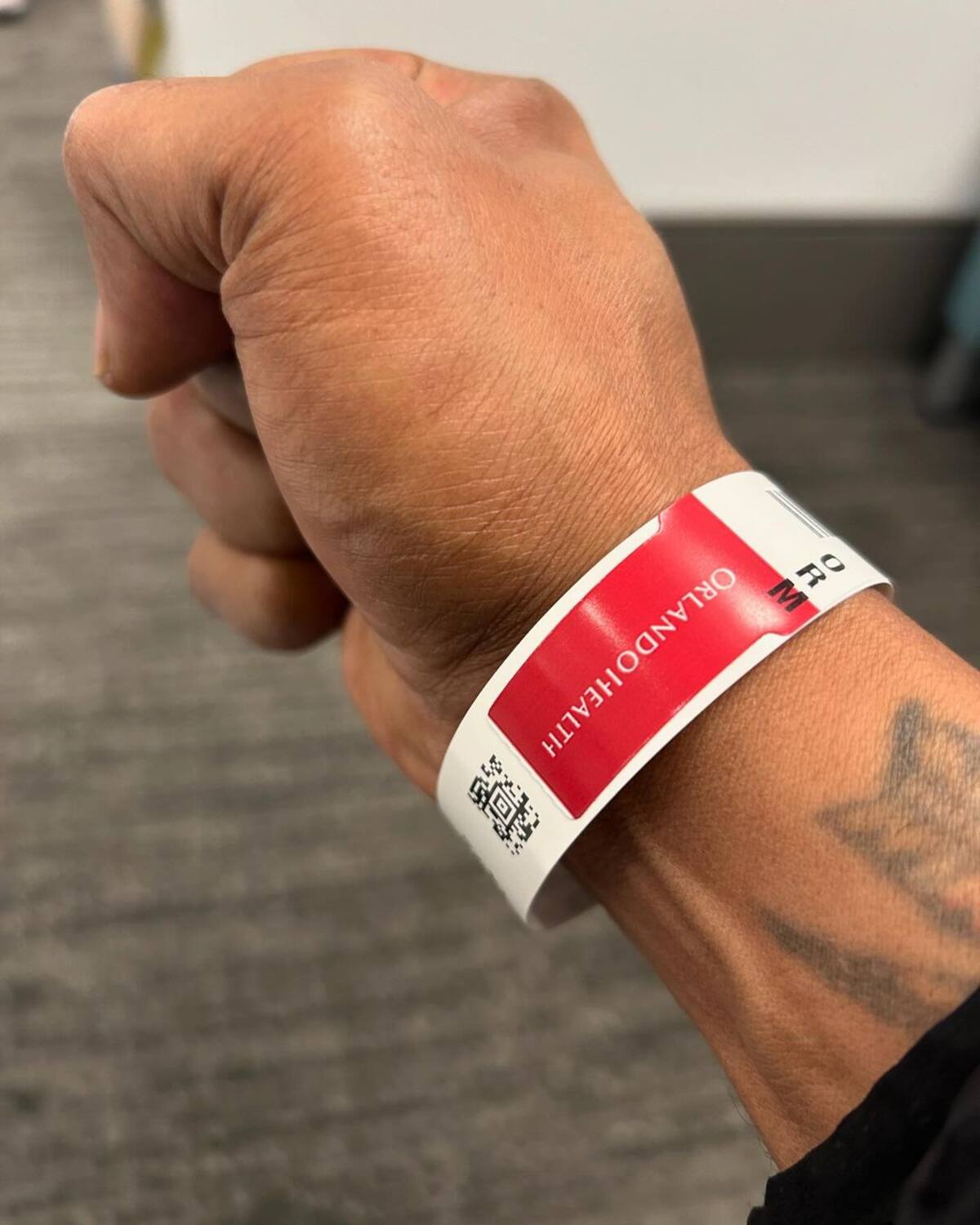 La imagen compartida en sus redes sociales ha generado una ola de mensajes de apoyo y solidaridad de fans, colegas y amigos. Foto: Agencia Mex