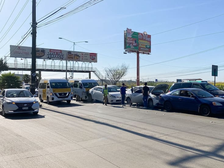 Carambola interrumpe la circulación en Calzada Tecnológico