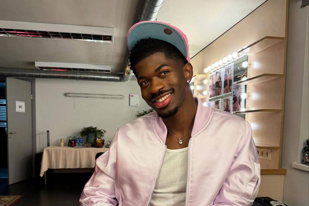 Lil Nas X preocupa a fans tras perder el control de un lado de su rostro