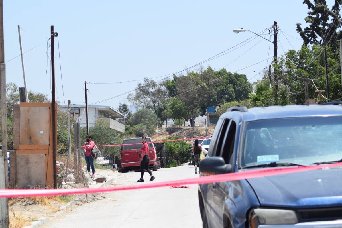 Acribillan a otra mujer dentro de su casa en Jardines de La Mesa