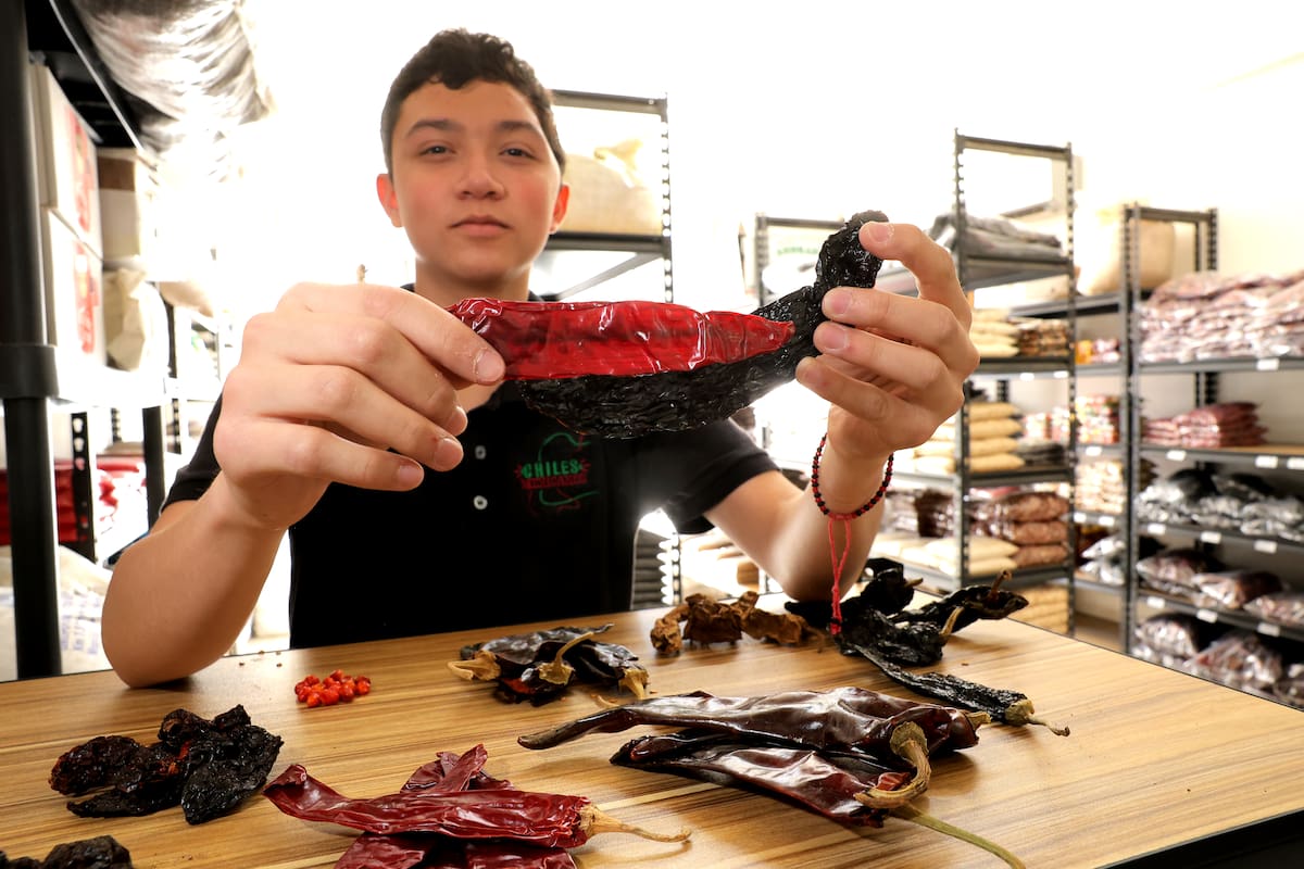 Hermanos Andrade emprenden en Hermosillo con negocio picante