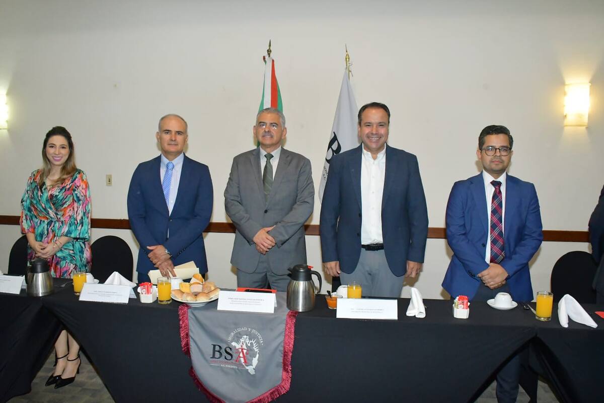 Reconoce Astiazarán a integrantes de la Barra Sonorense de Abogados