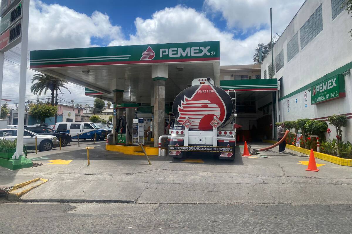 Reinicia abasto de gasolinas