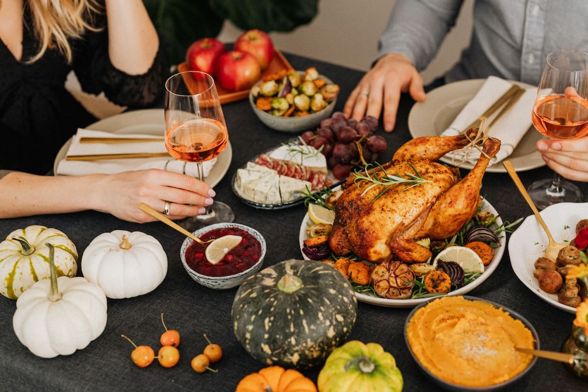 Cómo disfrutar las comidas navideñas sin sentir pesadez durante el día