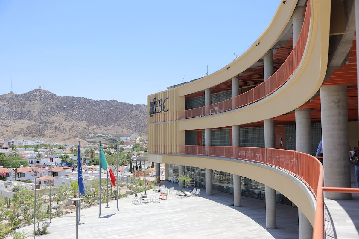 Presenta Escuela Bancaria Comercial una nueva opción de carrera