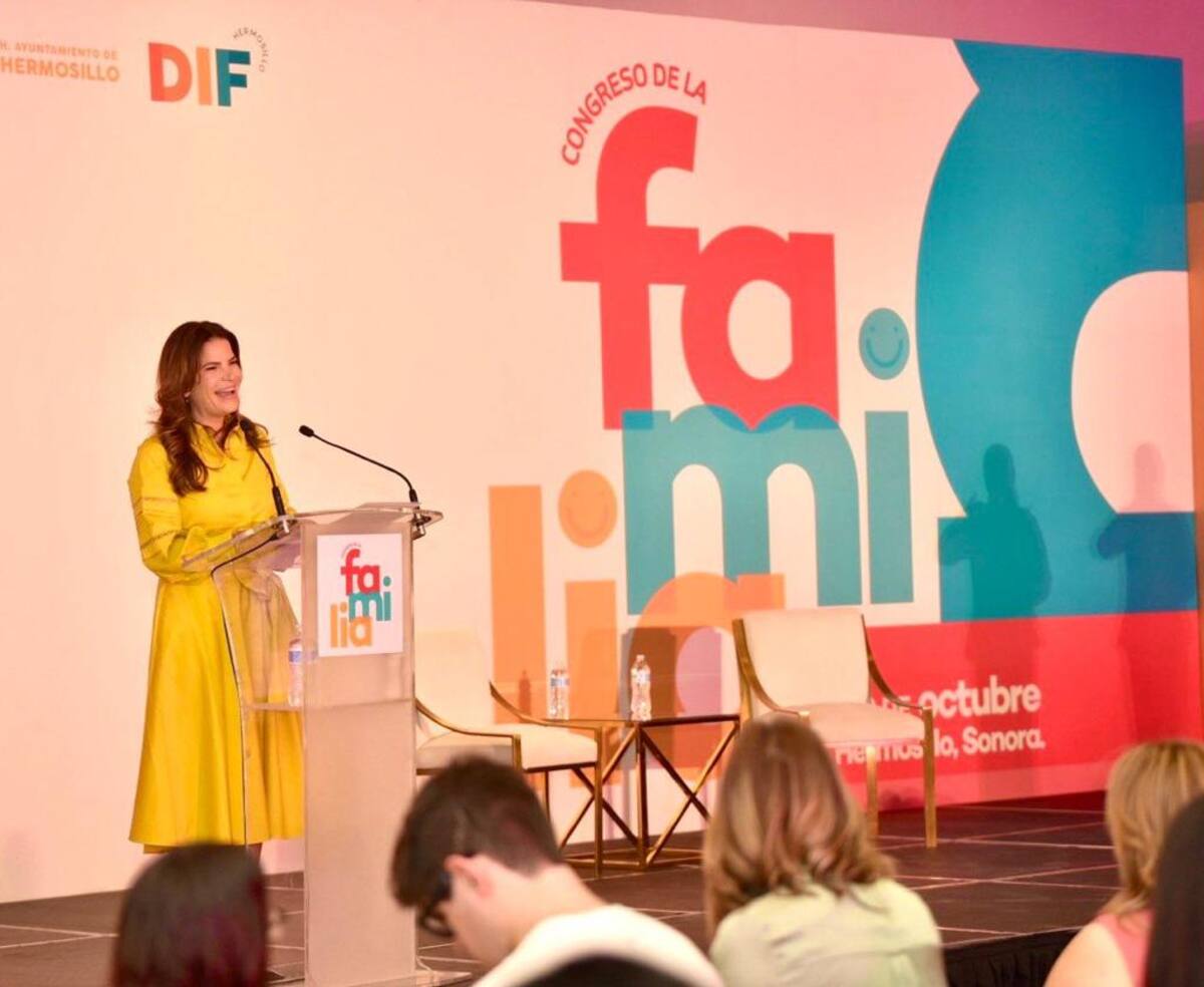 Patricia Ruibal de Astiazarán, presidenta del DIF Hermosillo, presidió el Congreso de la Familia, donde se trataron y analizaron importantes temas.