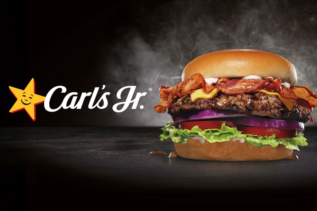 Carl’s Jr. “traduce” los nombres de su menú para apoyar a México ante Inglaterra: “NO INGLÉS”