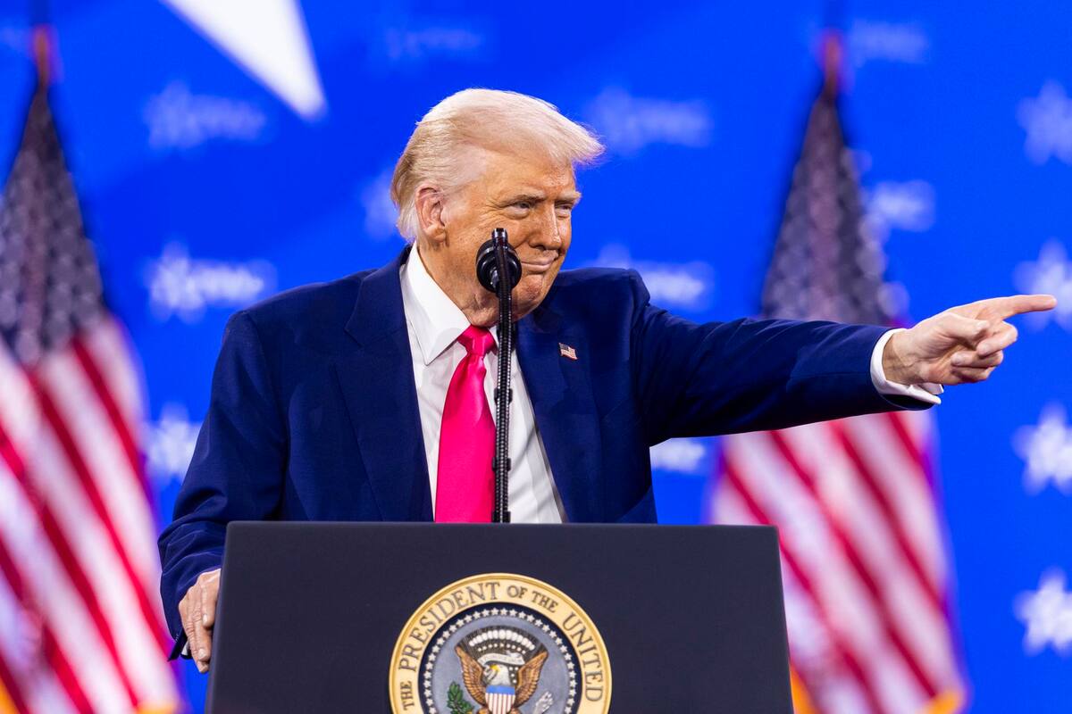 Más de 100 demandas federales enfrenta Trump en menos de 2 meses de su mandato