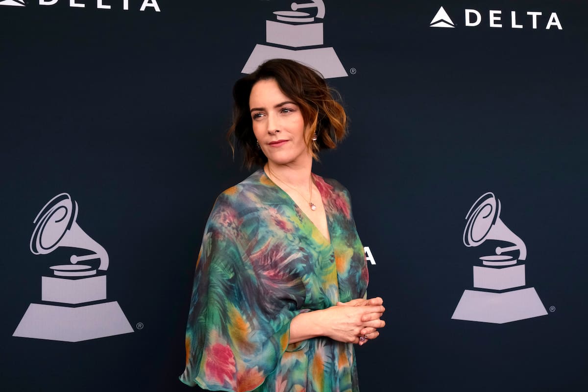 ARCHIVO – En esta fotografía del 20 de junio de 2019 la directora de orquesta mexicana Alondra de la Parra posa en la alfombra roja del evento Leading Ladies of Entertainment de la Academia Latina de la Grabación en la Ciudad de México. De La Parra debutará como directora de la Orquesta Sinfónica de la Radio de Frankfurt (hr-Sinfonieorchester Frankfurt) con dos conciertos transmitidos por live streaming a nivel mundial. (Foto AP/Cristina Baussan, archivo)