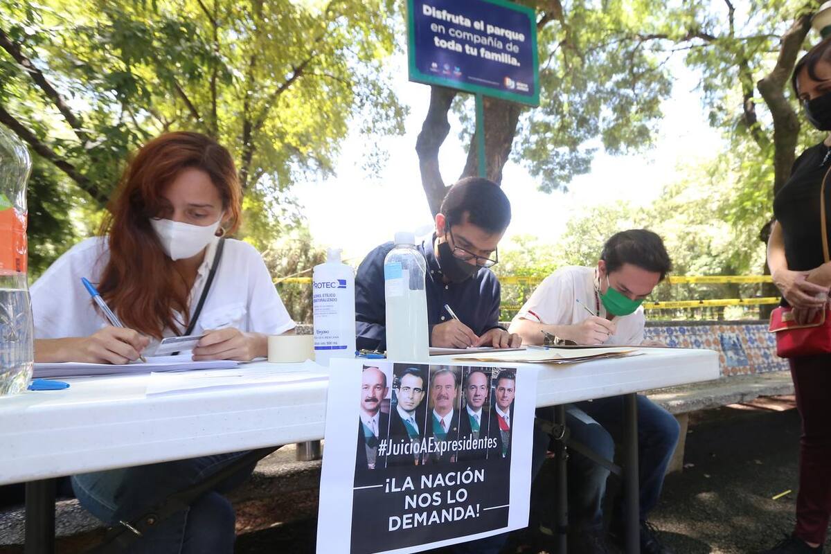 AMLO descarta gasto millonario en consulta popular y propone a INE convocar voluntarios