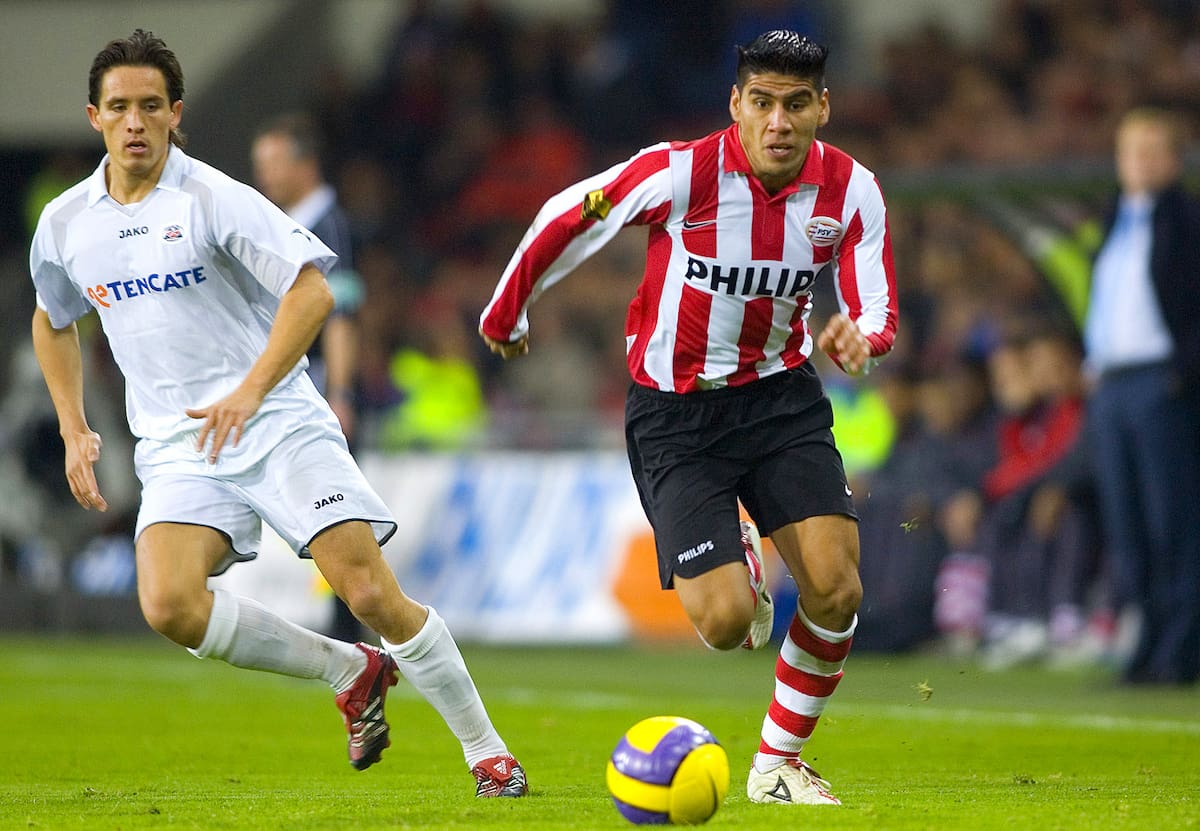 Carlos Salcido con el PSV Endhoven en 2007. (Foto: Archivo GH)