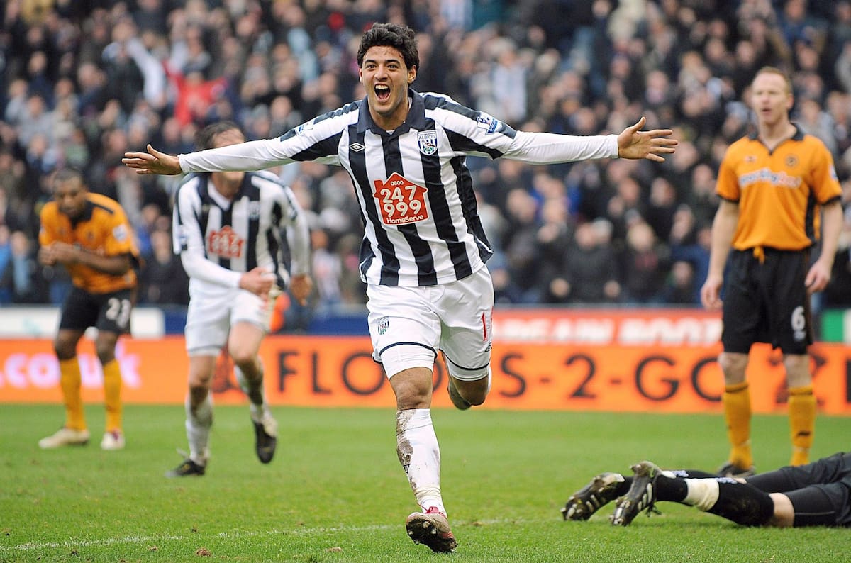 Carlos Vela, del West Bromwich Albion, celebra tras anotar el gol del empate contra el Wolverhampton Wanderers durante el partido de la Premier League inglesa en The Hawthorns, West Bromwich, Inglaterra, el domingo 20 de febrero de 2011. El encuentro terminó con un empate 1-1. (Foto AP/PA)