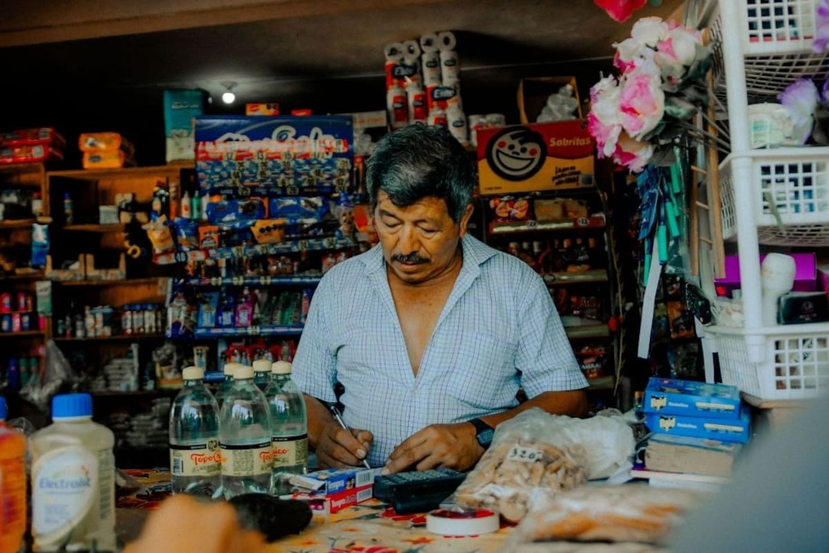 La inseguridad y la inflación golpean con fuerza a la tiendita de barrio en México durante 2026, donde el alza en los recibos de luz y la extorsión amenazan con el cierre al 77% de estos negocios