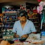 La inseguridad y la inflación golpean con fuerza a la tiendita de barrio en México durante 2026, donde el alza en los recibos de luz y la extorsión amenazan con el cierre al 77% de estos negocios