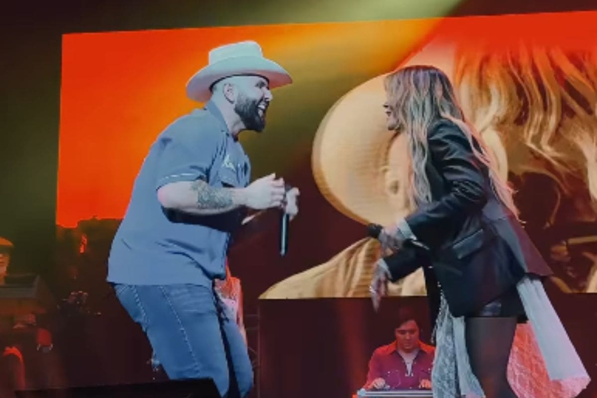 Carín León fue el invitado sorpresa de Kany García en Hermosillo, Sonora.