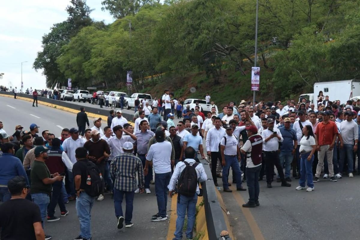 Tras altercado en Oaxaca entre maestros de la CNTE y simpatizantes de Morena, el magisterio acusa al gobierno de Salomón Jara de usar grupos de choque para reprimir a manifestantes