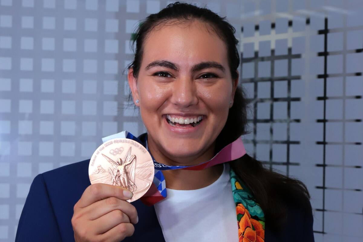 Destaca Alejandra Valencia aporte de Luis 'Abuelo' Álvarez