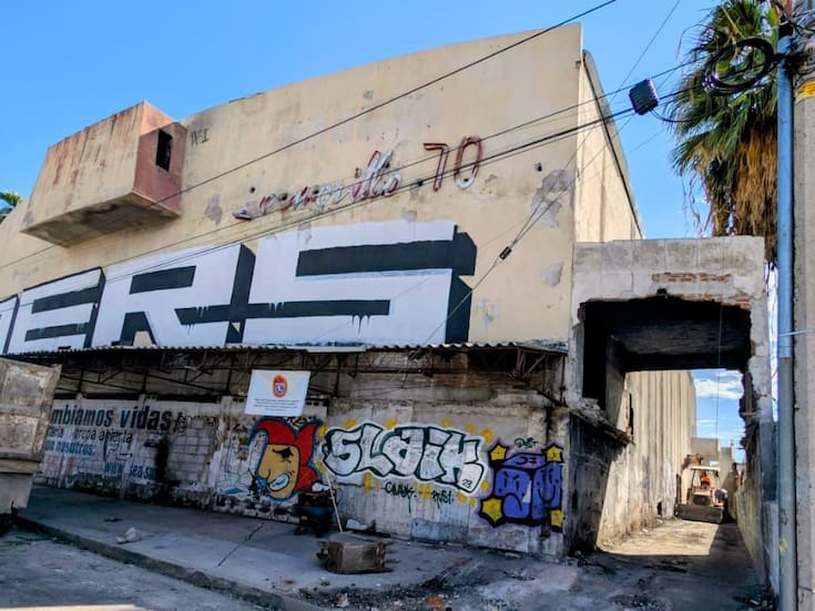 Inician la demolición del Cinema 70; fue símbolo de modernidad y cultura en Hermosillo