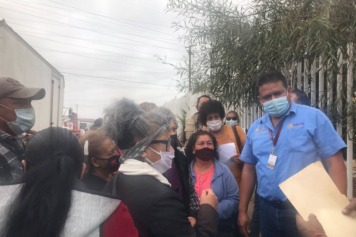 Agotan vacunas del día en Rosarito