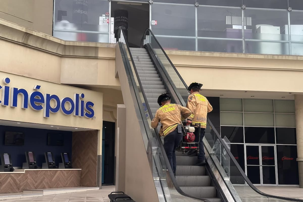 Evacuan Cinépolis de Plaza Río por conato de incendio en máquina de palomitas