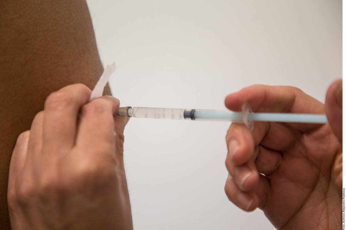 Invitan a vacunarse contra la influenza, para evitar "choque de epidemias"