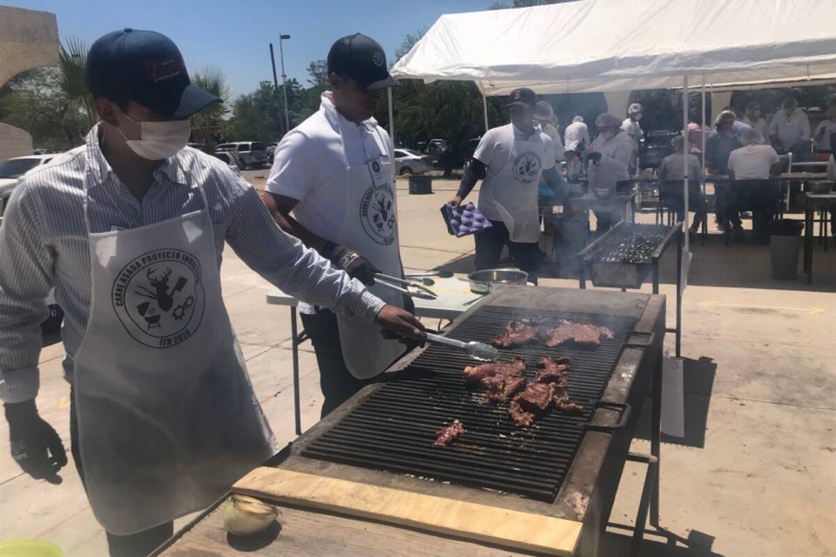Celebran Día del Estudiante con corrida de carne asada en ITH