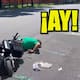 TV Azteca captó cómo un bache provocó que un adulto mayor se rompiera la nariz tras caer en él