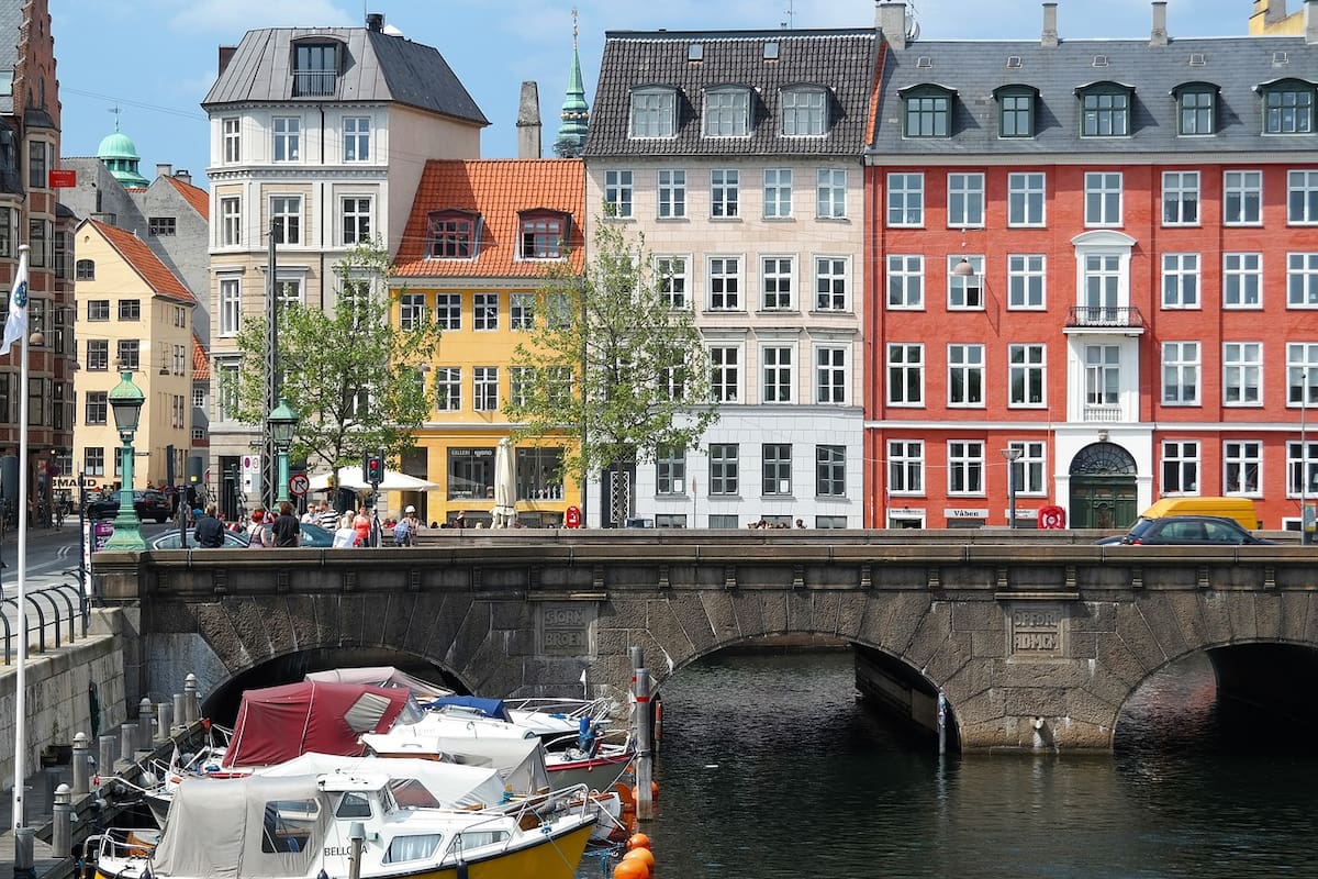 La Ley de Jante: Las normas en Dinamarca y Noruega que dicen que “nadie es mejor que nadie” y que desalienta la individualidad