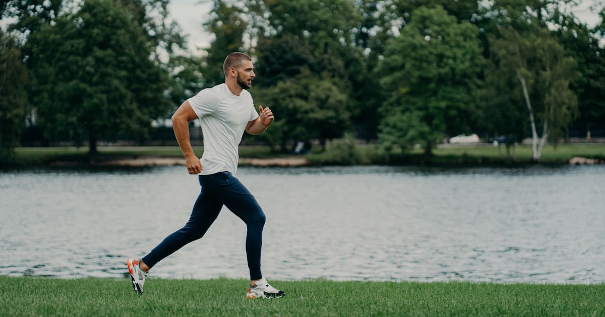 ¡Acelera tu Vida! Los Beneficios Asombrosos de Caminar Rápido para tu Salud y Longevidad