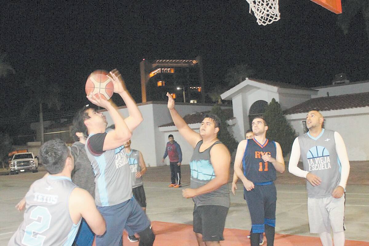 La Vieja Escuela festeja al doble
