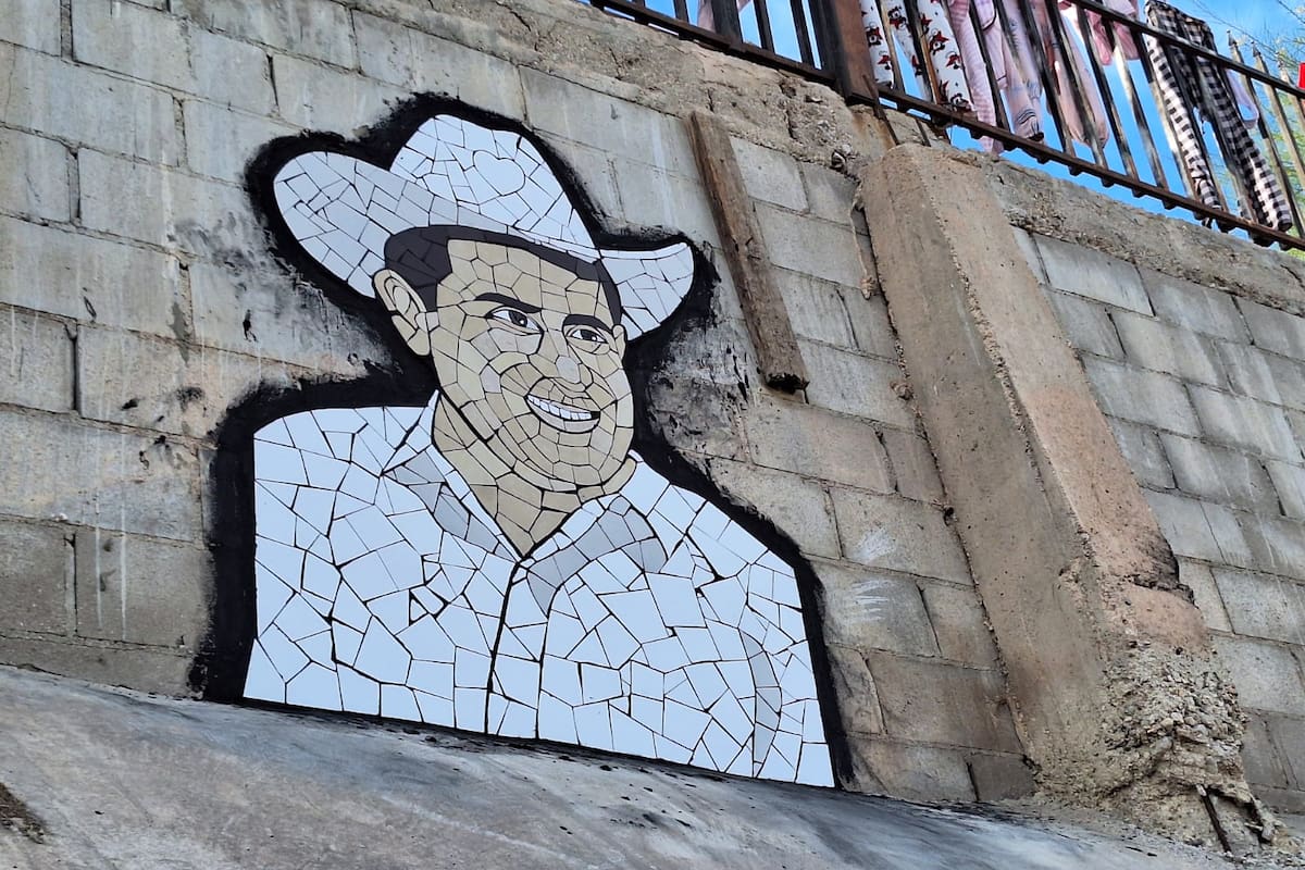 Realizan mural por Carlos Manzo en Río Nuevo