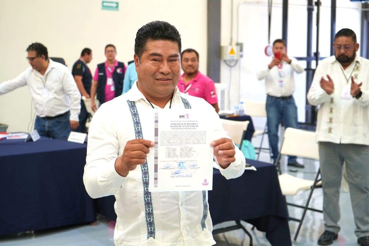 Julio Pérez Pérez recibe constancia como alcalde electo de Pantelhó, Chiapas