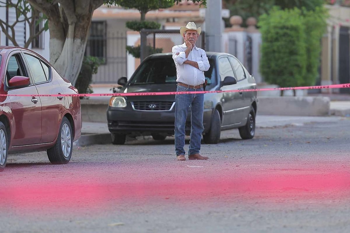 Atacan a balazos a hombre de 53 años en el porche de su casa en la colonia Pimentel
