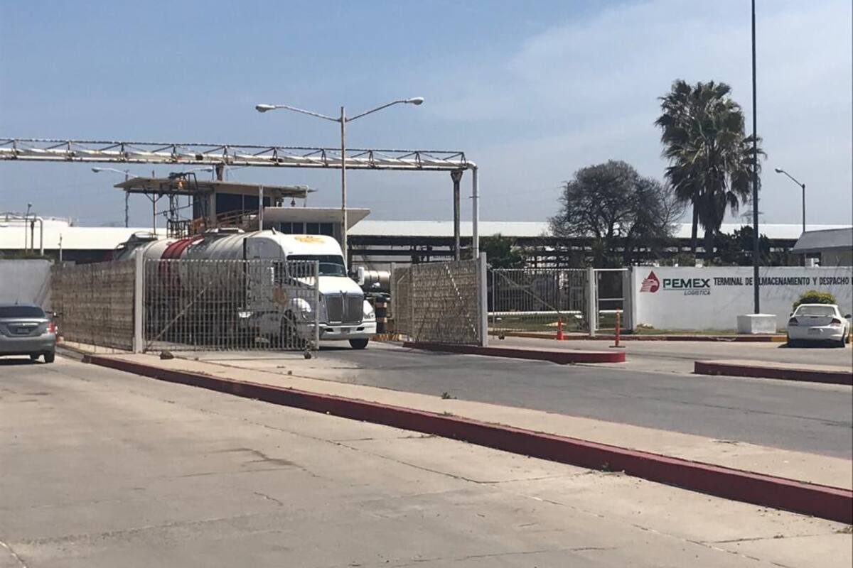 Denuncian trabajadores de Pemex desabasto de medicamentos