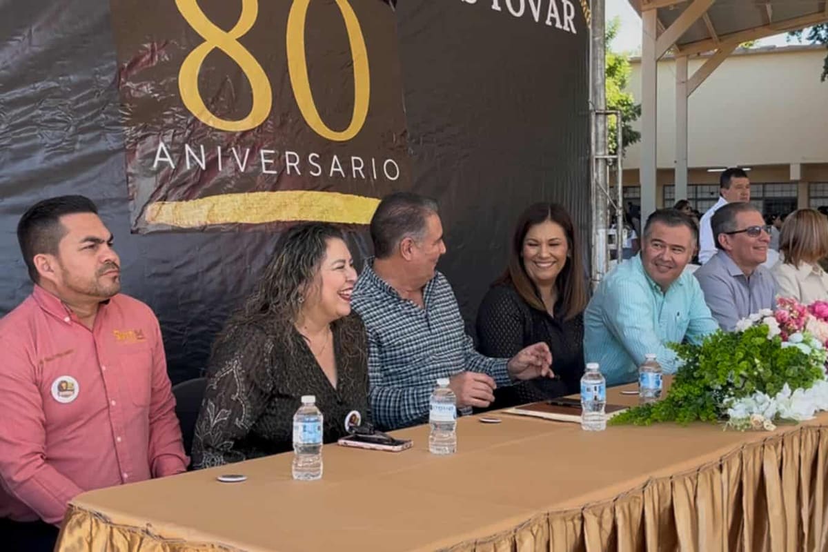 Celebran 80 aniversario de secundaria en Cajeme