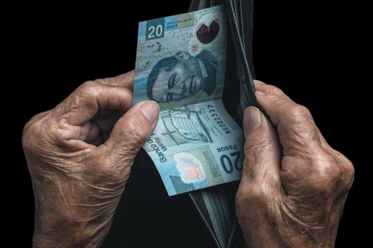Entregarán pensión adelantada a adulto mayor