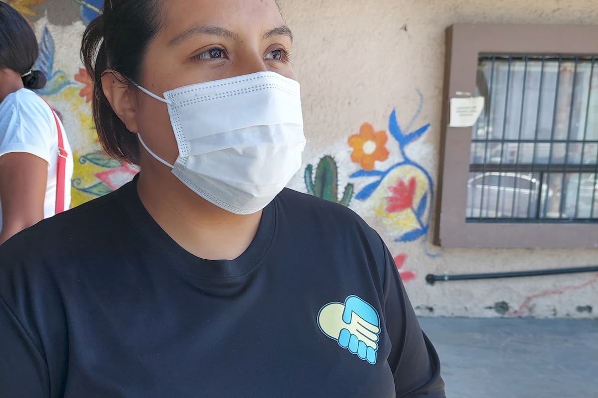 Ayudan a migrantes a recuperar documentación robada