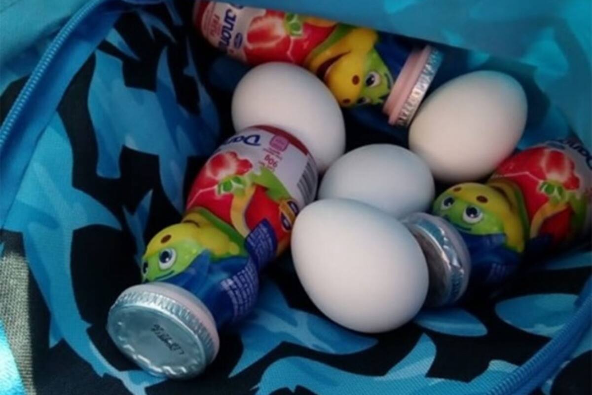Niño toma huevos y yogurt de su casa para compañerito que no llevaba lonche