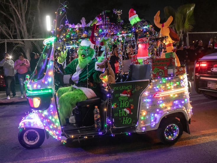 Caravana navideña reúne a familias en el bulevar Insurgentes