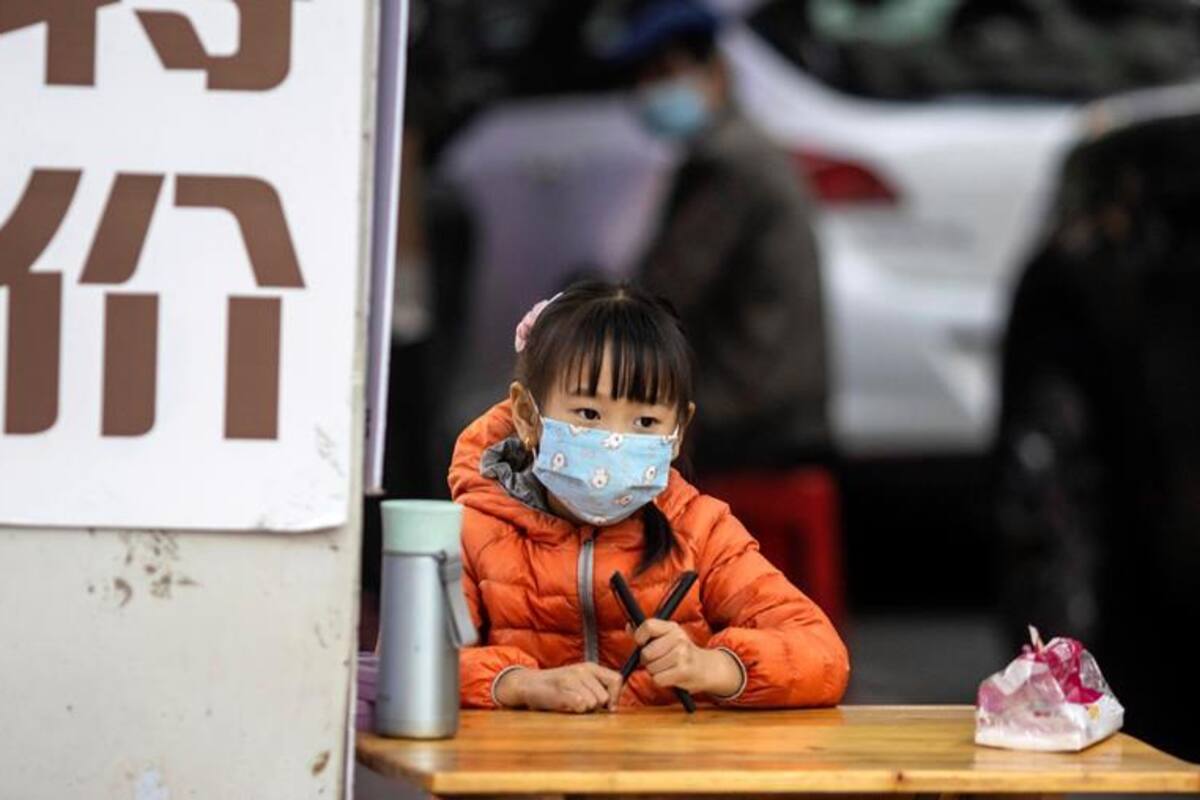 China reporta 77 mil 346 recuperados de Covid-19 y 838 casos "activos"
