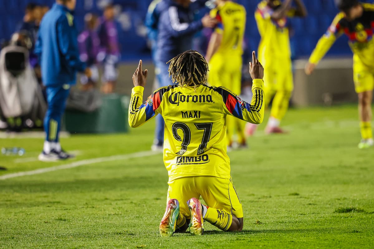 Allan Saint-Maximin celebra tras anotar en el Estadio Ciudad de los Deportes. (Foto: Archivo GH)