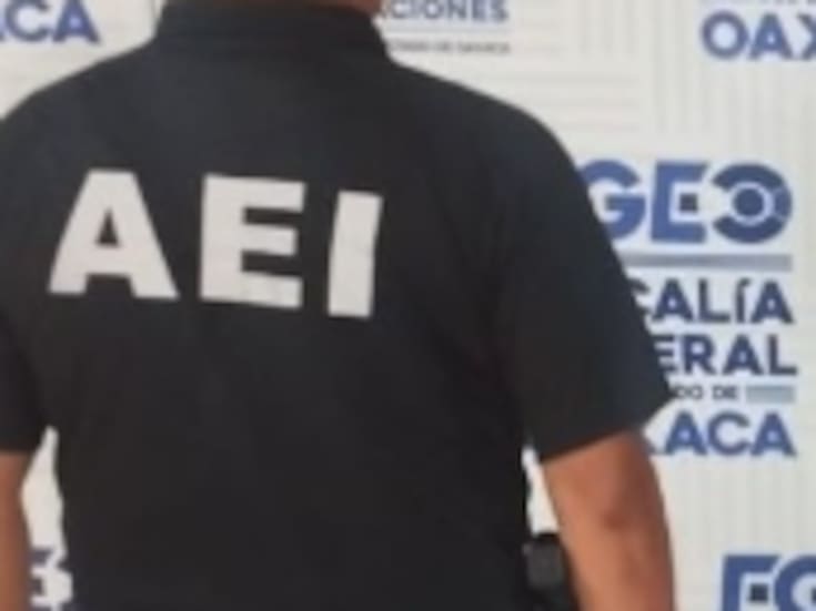 Agente de la AEI suspendido en Oaxaca tras ser captado manipulando arma de forma riesgosa