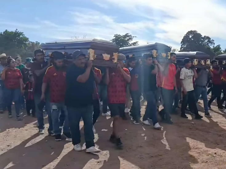 Dan último adiós a primos fallecidos al caer en su vehículo a canal en Navojoa