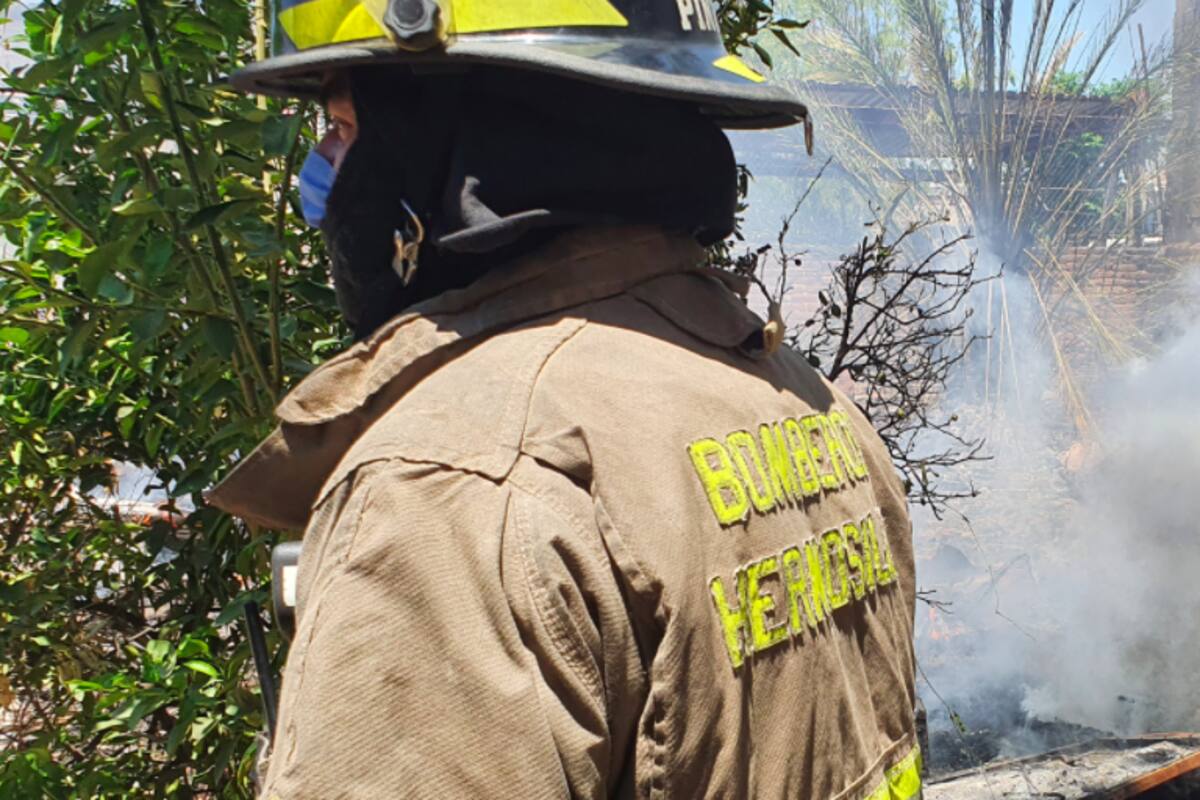 Tras robar con violencia hogar, ladrones inician incendio