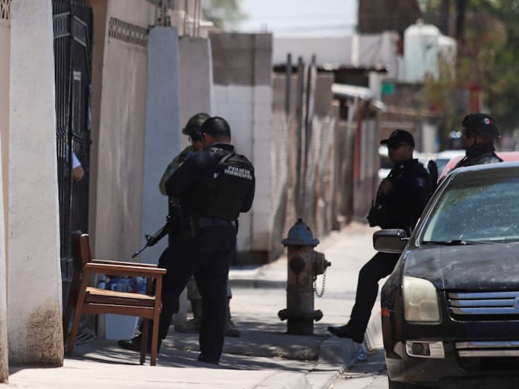 Al menos 14 sujetos detenidos tras cateo en colonia Hidalgo