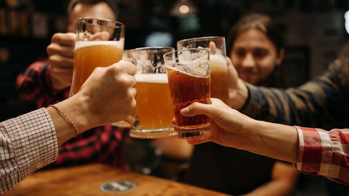 Cómo el consumo de alcohol impacta la salud bucal | Foto: Especial